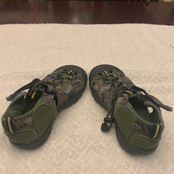 Keen Adjustable Sandals (Kids 2) - Picture 3 of 4